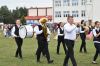 Orkiestra i mażoretki na pożegnaniu lata